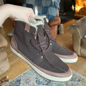 helly hansen brown furry shoes